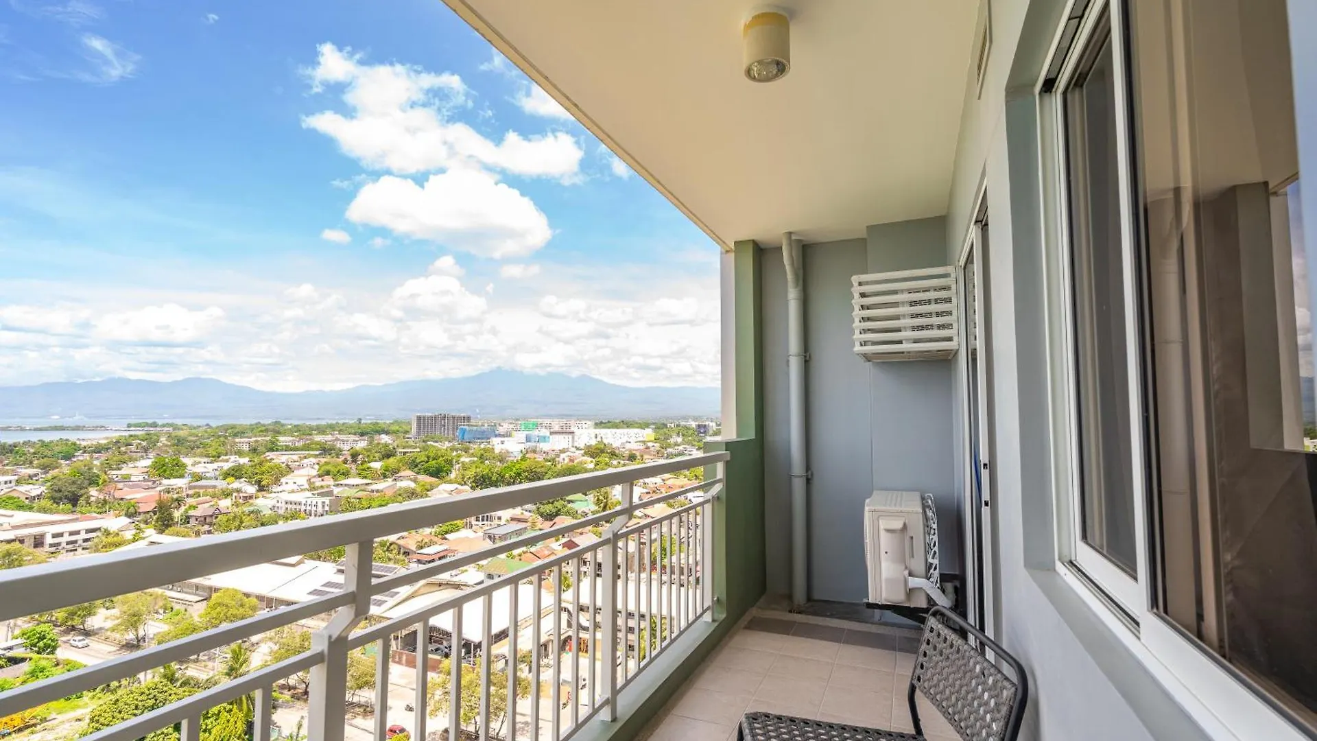 아파트 Verdon Parc L Chic Tropical 2Br L Resort Type Condominium L Close To Sm City Ecoland L Managed By Bleuspace Davao City
